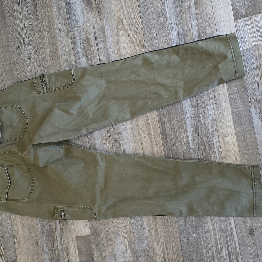 ATHLETA| Summit Cargo Pant| Pinstripe Side Accent | Size 2 - Picture 13 of 13